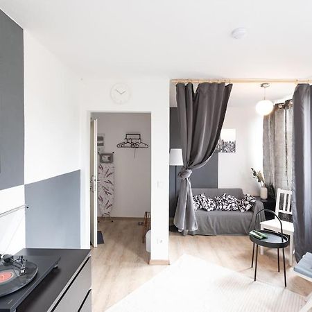 - Nice New York Apartment In The Heart Of Duisburg - Betten & Sofa - 5 Mins Central Station Hbf - Big Tv & Wifi - 외부 사진