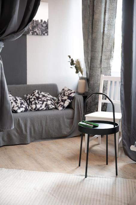 - Nice New York Apartment In The Heart Of Duisburg - Betten & Sofa - 5 Mins Central Station Hbf - Big Tv & Wifi - 외부 사진